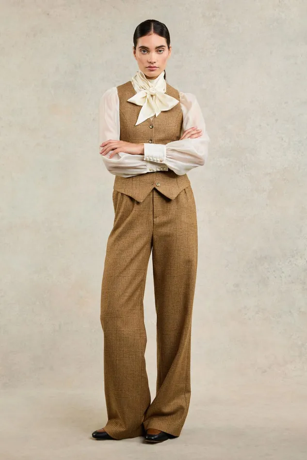 Holland Cooper Waistcoats Women Hampton Waistcoat Tawny Holland Cooper Waistcoats Women Hampton Waistcoat Tawny