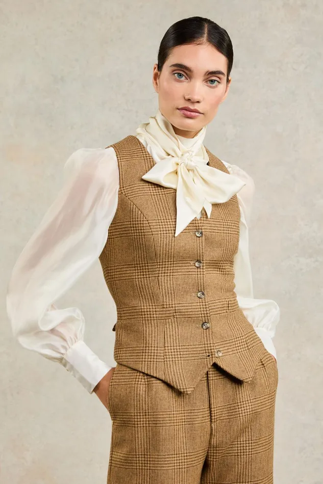Holland Cooper Waistcoats Women Hampton Waistcoat Tawny Holland Cooper Waistcoats Women Hampton Waistcoat Tawny