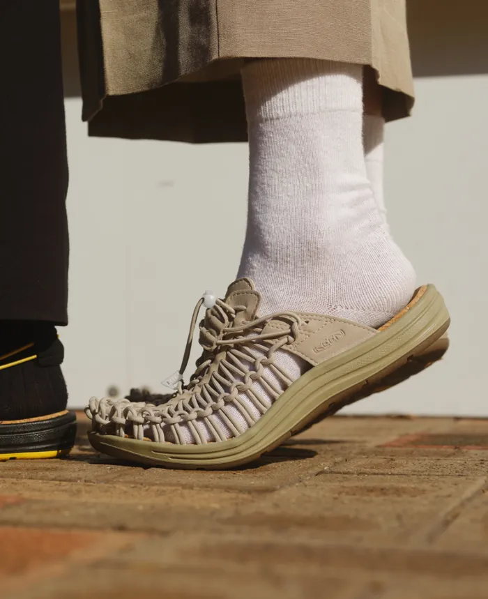Men KEEN Sandals All Gender UNEEK II Convertible JavaJava Sandal Men KEEN Sandals All Gender UNEEK II Convertible JavaJava Sandal