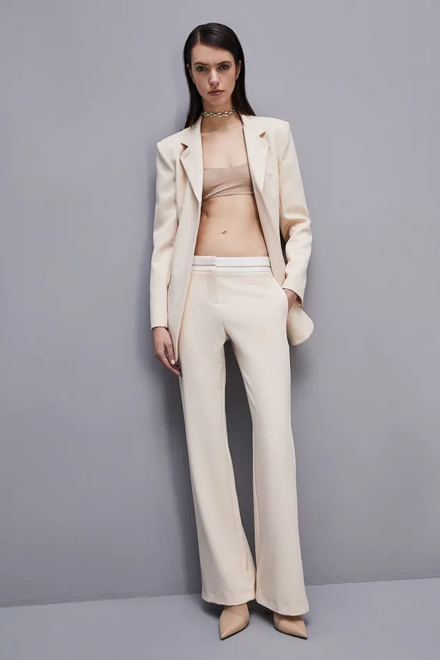 Patrizia Pepe Lowwaisted Pants In Comfort Fabric Beige Ivory Skin Apparel Slim and Skinny Patrizia Pepe Lowwaisted Pants In Comfort Fabric Beige Ivory Skin Apparel Slim and Skinny