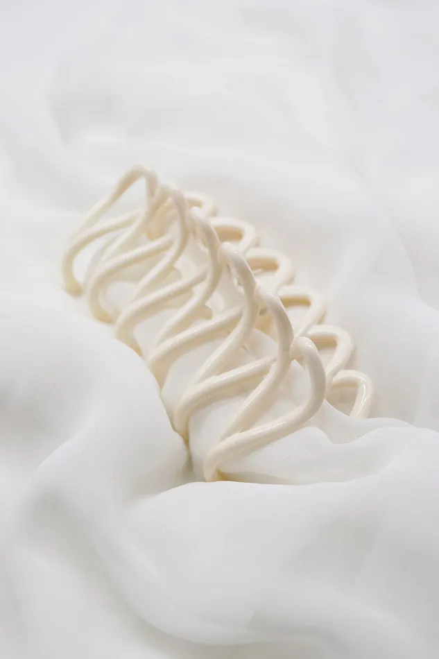 Storets Bold Claw Clip Women HairandHats